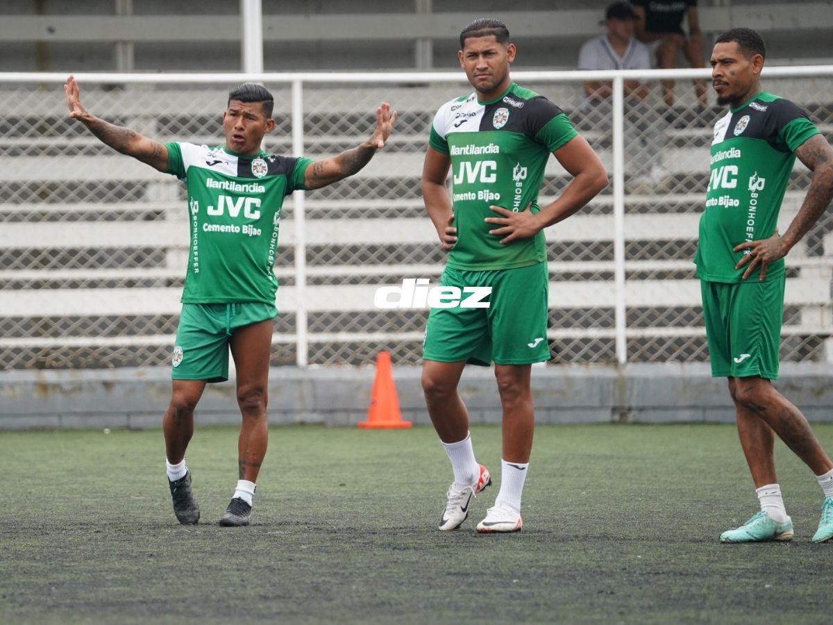 Sorpresa en el entreno de Marathón y así fue el recibimiento del nuevo fichaje verdolaga: ¡curioso look!