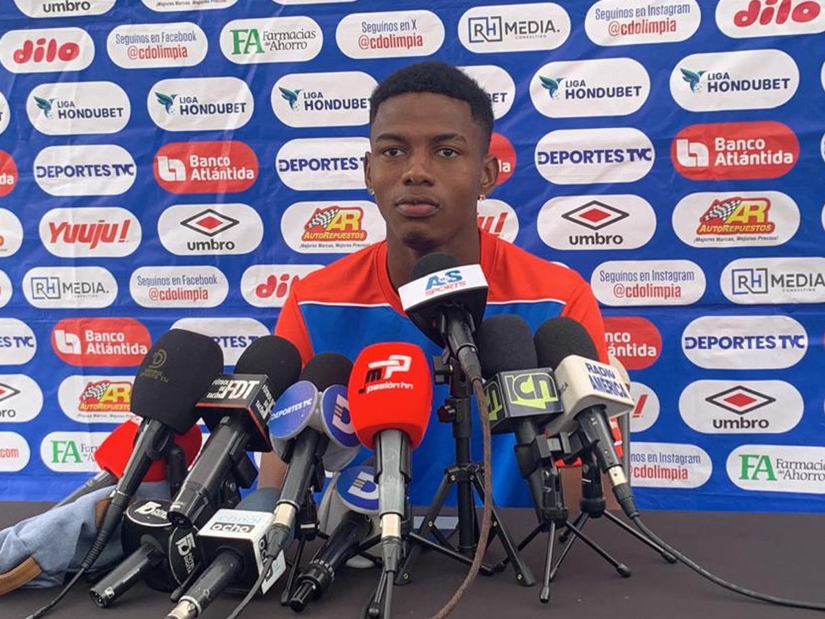 Julián Martínez recuerda a Demetri Gordon, habla del adiós de Troglio y ve con mucho respeto al Olancho: “Estos partidos son distintos”