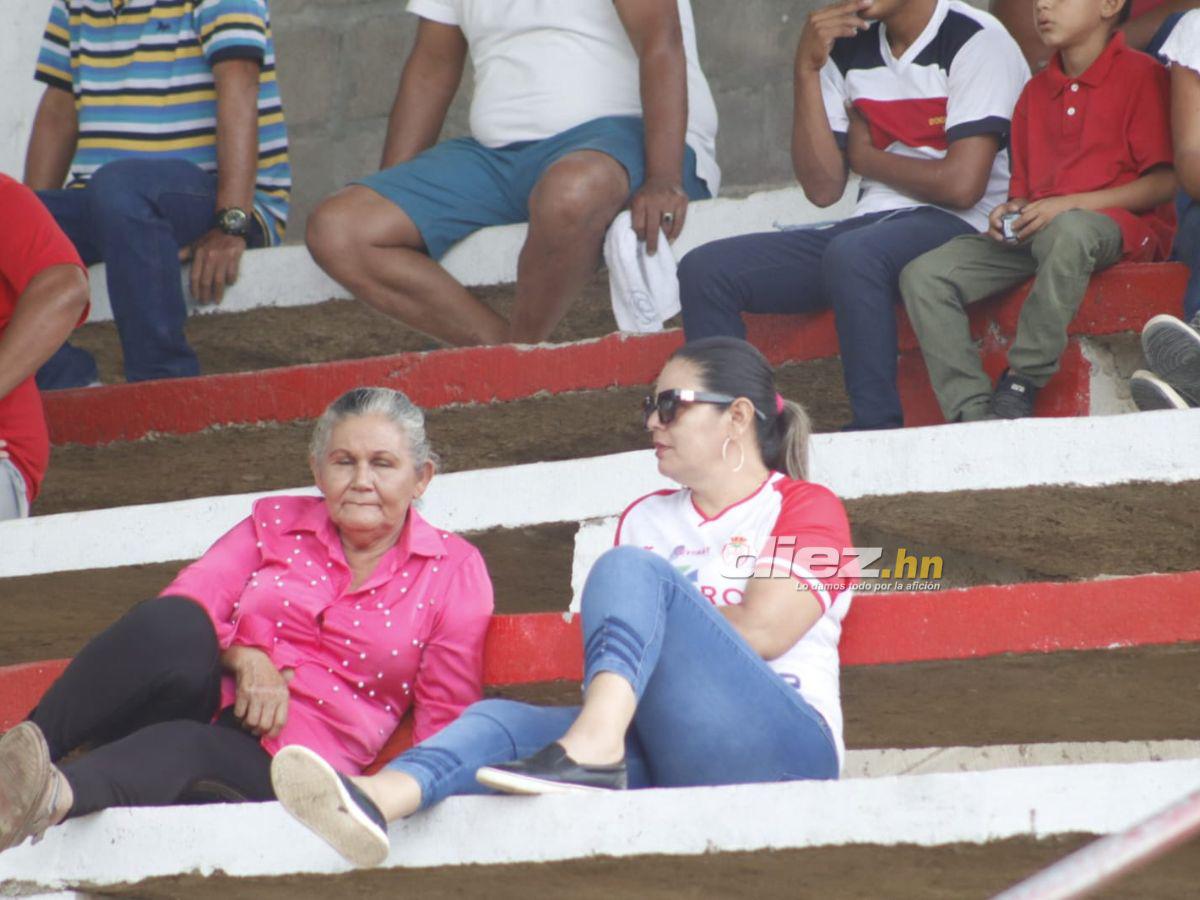 La linda hincha de Real Sociedad, extranjero logró el primer lugar y jugador de Marathón se robó las miradas