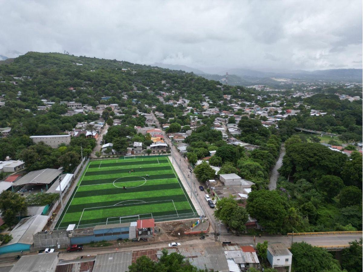 Condepor hace última inspección previo a la inauguración de cancha sintética en Comayagua