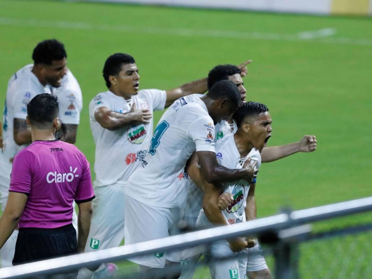 La polémica jugada de Olimpia que reclama Patón, diluvios en los estadios y las bellas modelos que se mojaron en Choluteca
