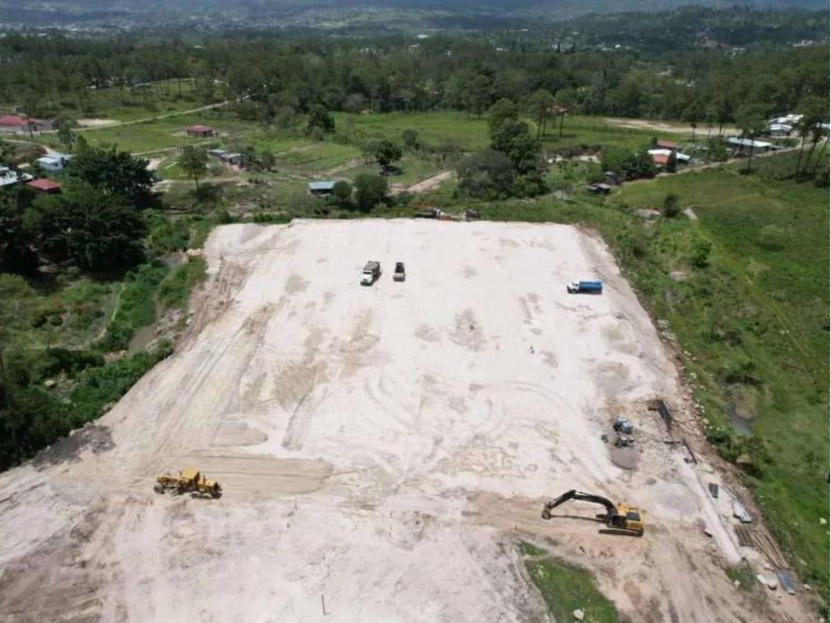 FFH construye cancha de primer nivel para transformar el fútbol de Honduras
