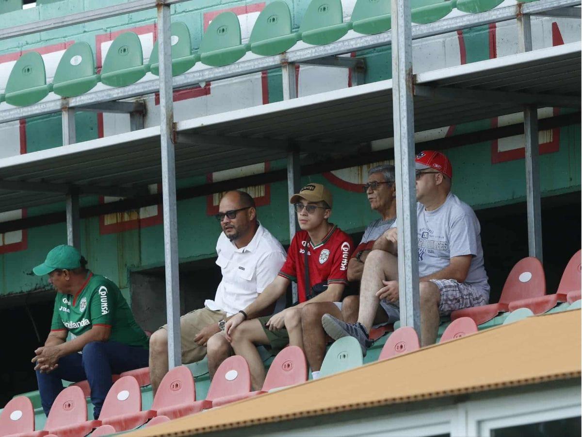 ¿Quién era la guapa de lentes verdes? Marathón pule el Yankel en su centenario y el ambientazo en el clásico de las Emes