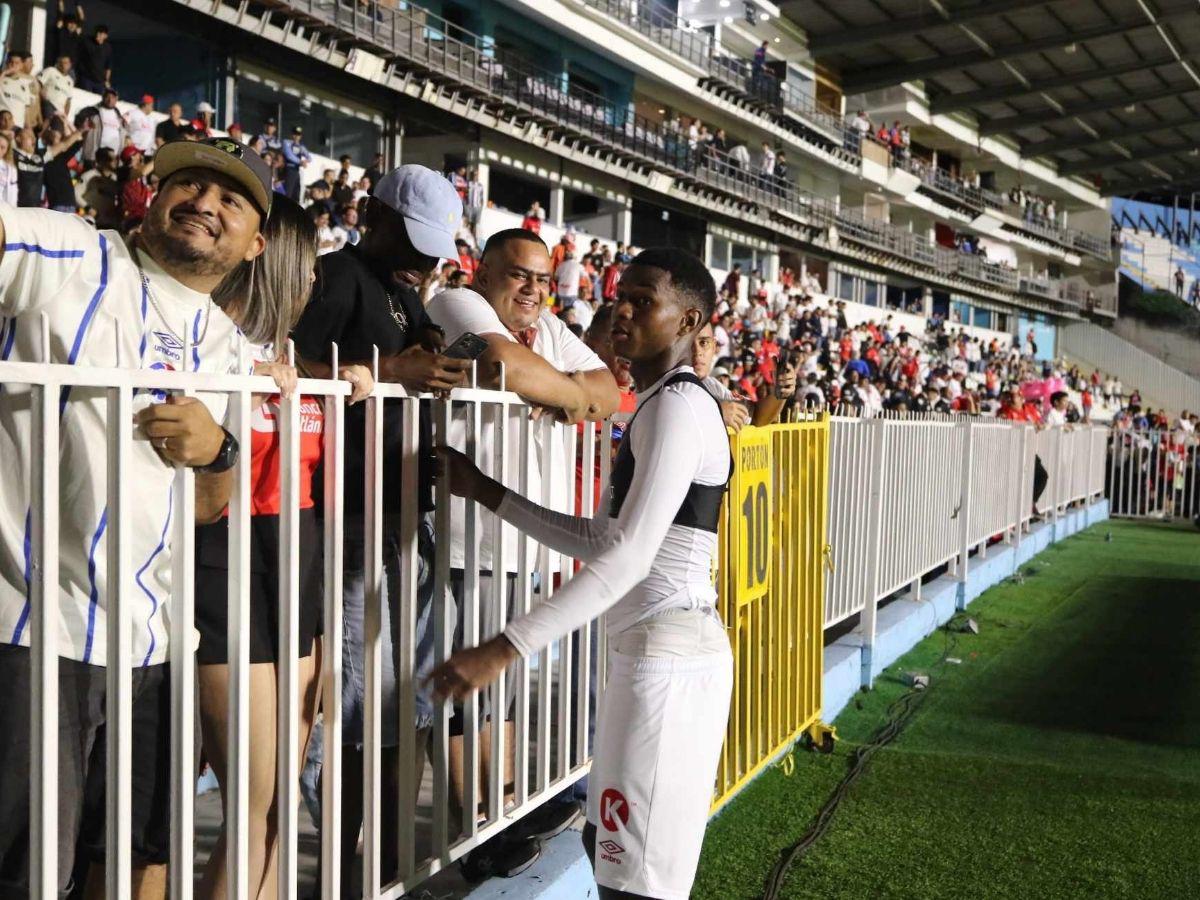 Olimpia al ritmo de punta y jugador causó furor: Las fotos del baile merengue a Real Estelí en Copa Centromericana