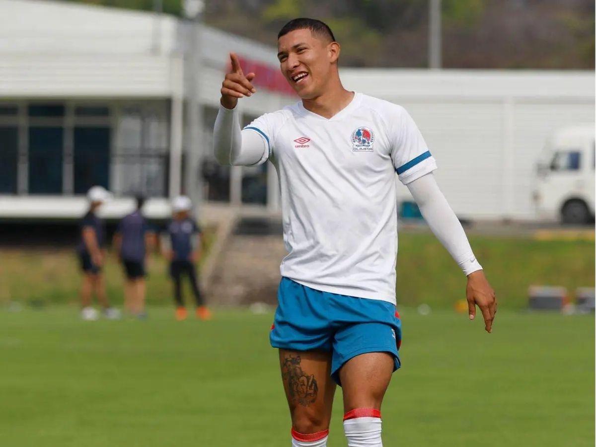 ¡Qué grande! Kevin López reaparece tras salir de Olimpia con un conmovedor gesto en el Hospital Escuela