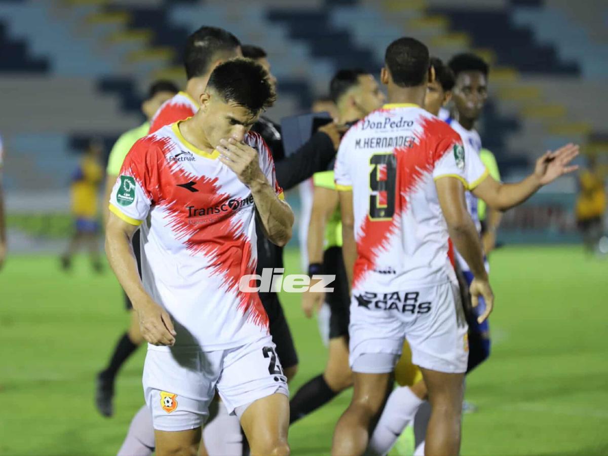 Bronca al final del partido, Herediano destroza a Victoria en la reinauguración del Estadio Ceibeño y las hermosas chicas