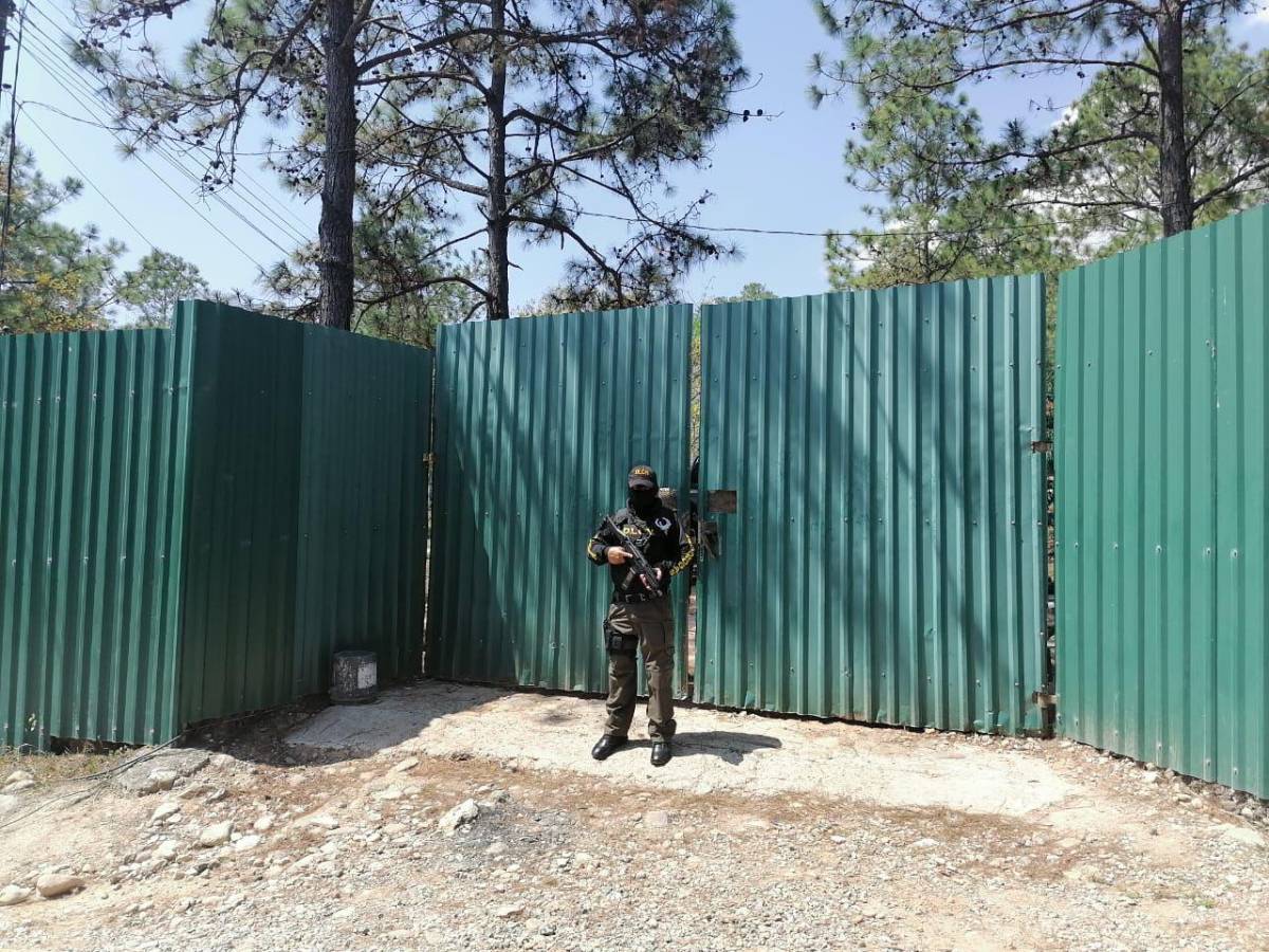 Propiedades, autos y productos financiero: Los 33 bienes que le incautaron al ex presidente de Honduras Juan Orlando Hernández