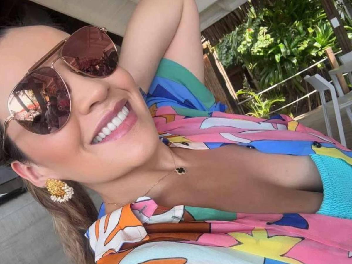 La hermosa esposa de directivo de equipo hondureño deslumbra en redes sociales: así disfruta de sus vacaciones en Roatán