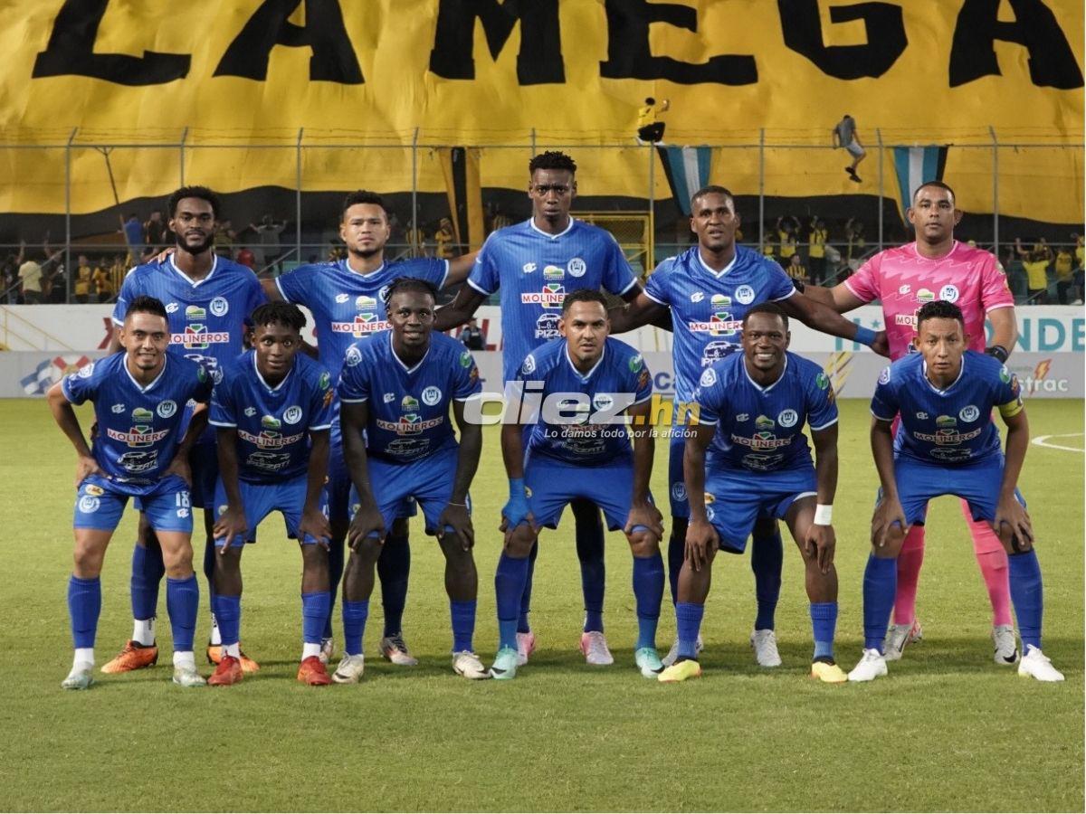 Afición del Real España sorprende con gigantesca manta, Blackburn silenció el Morazán y las bellas chicas