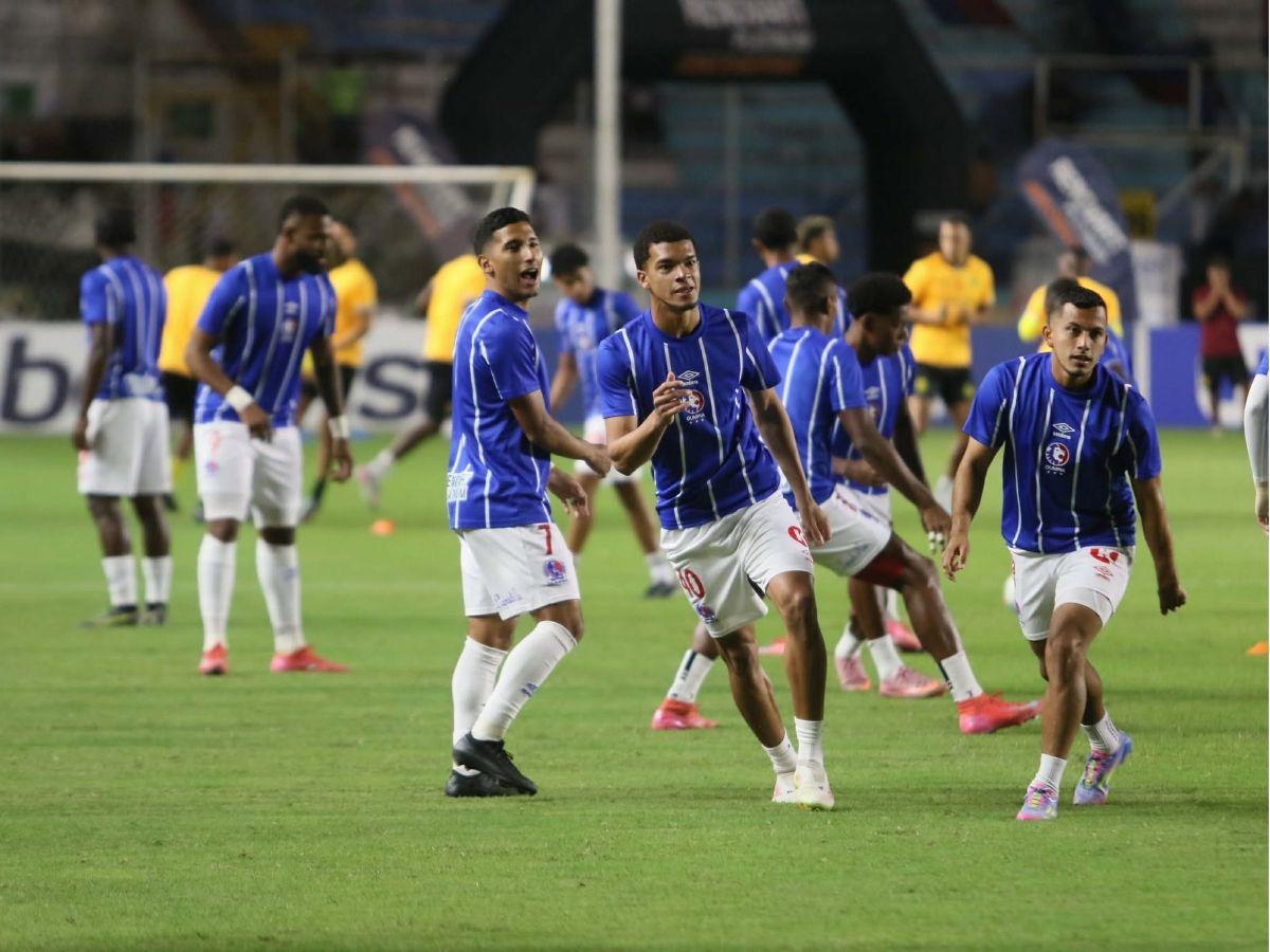 Afición sorprendió a Edwin Rodríguez, derroche de bellezas y tremendo festejo de Olimpia por una nueva final en Honduras
