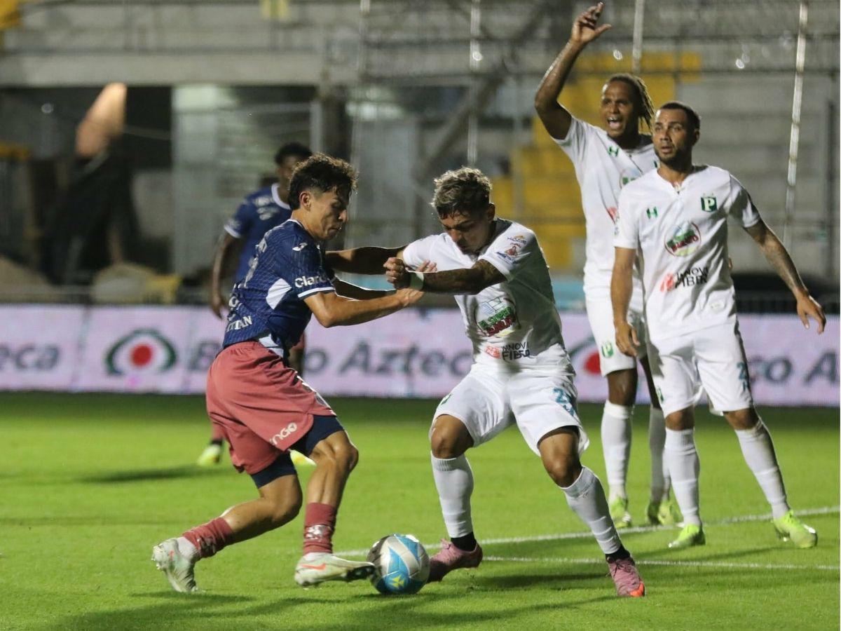 ¡Bochornoso! Las fotos de la tristeza del Motagua tras vergonzosa vapuleada ante Platense y Auzmendi volvió a Honduras
