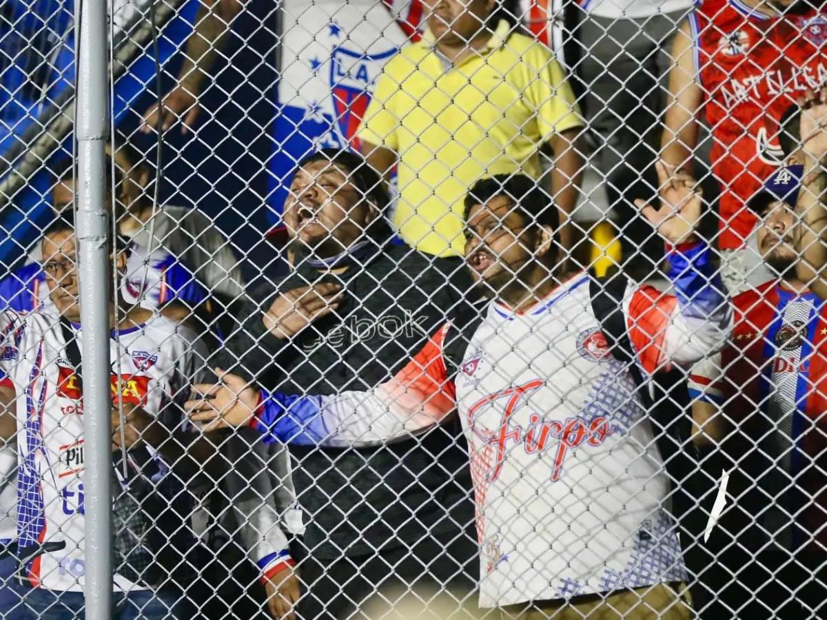 Gesto de Edwin con Chirinos, la pelea del Firpo con ellos y el abrazo de Espinel