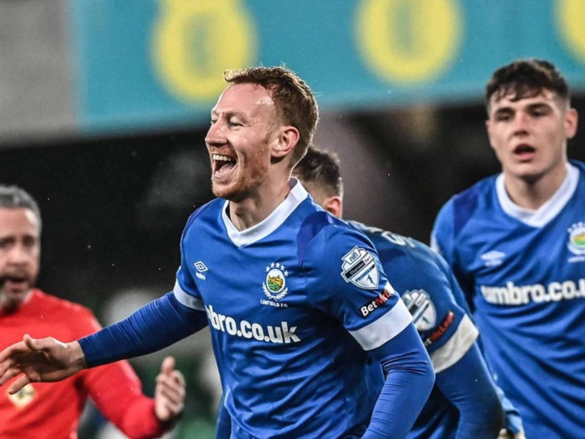 Murió el día de su cumpleaños; la tragedia invade al fútbol británico: ¿qué se sabe sobre el jugador?