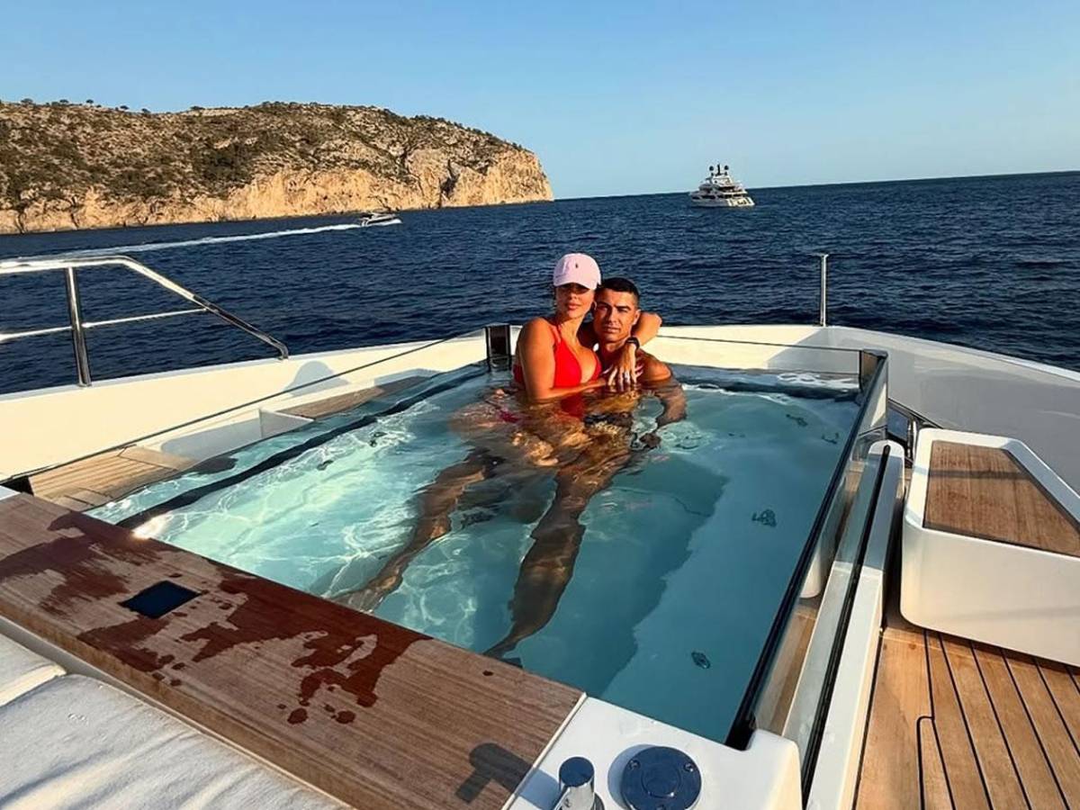 Cristiano Ronaldo gastó más de 300 mil euros: los lujosos regalos que le hizo CR7 a Georgina Rodríguez por su compromiso