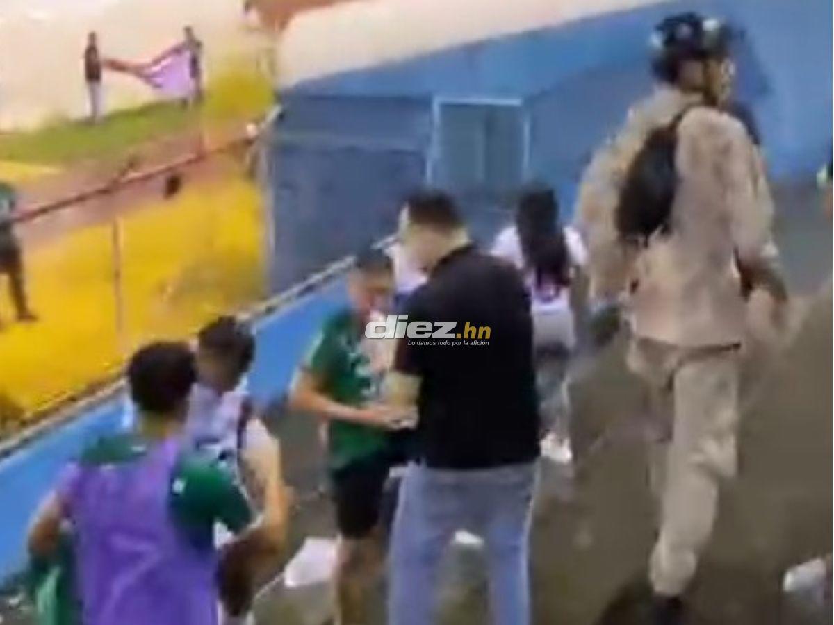 Batalla campal en el Olímpico: así fue el zafarrancho que protagonizaron las barras del Marathón y Alianza