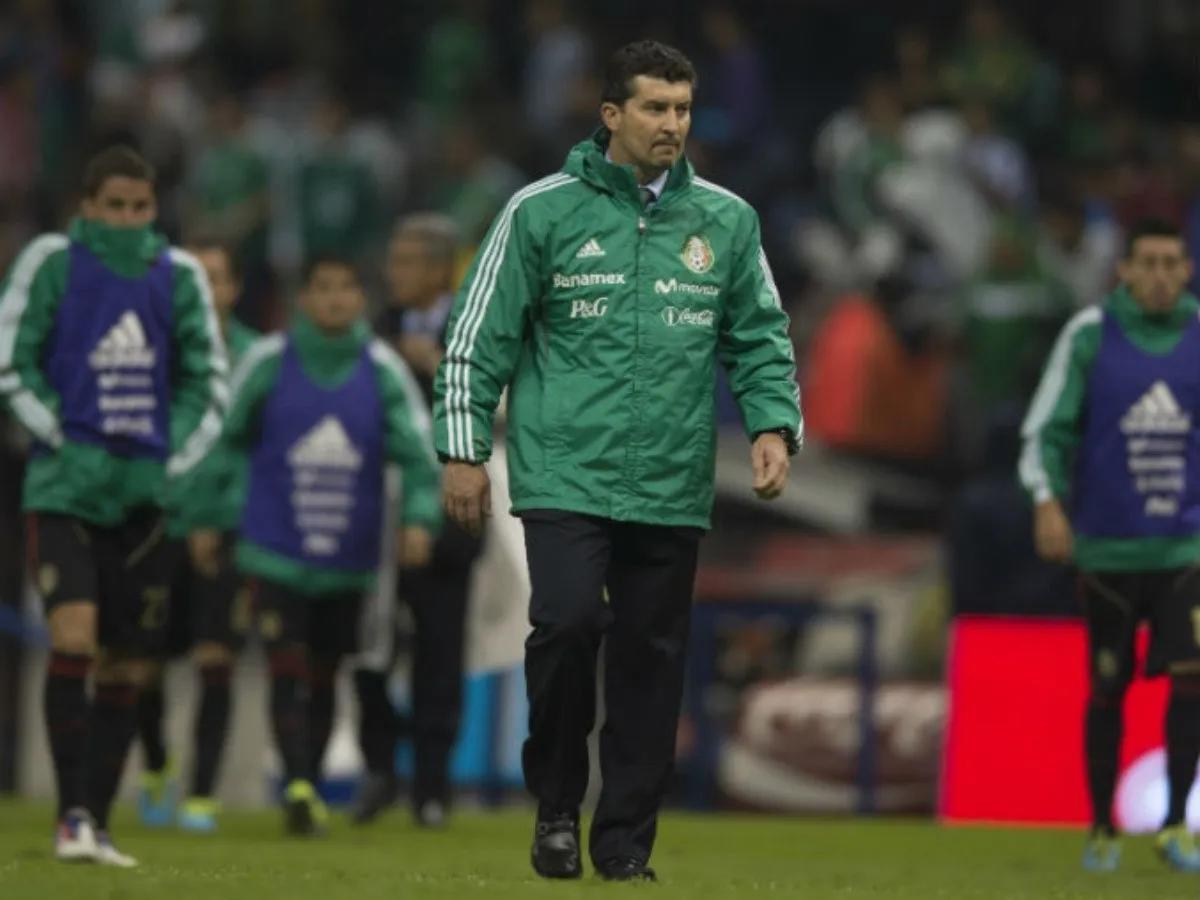 Chepo de la Torre sufrió la debacle ante Honduras por 1-2 en el Estadio Azteca por las eliminatorias rumbo a Brasil 2014.