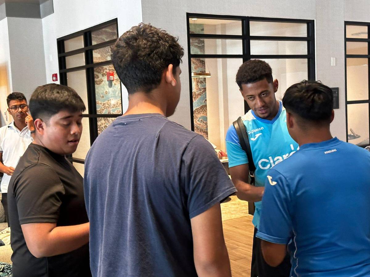 Choco Lozano y David Ruiz, los más buscados por la afición, Luis Palma se sumó a la Selección y hubo visita especial