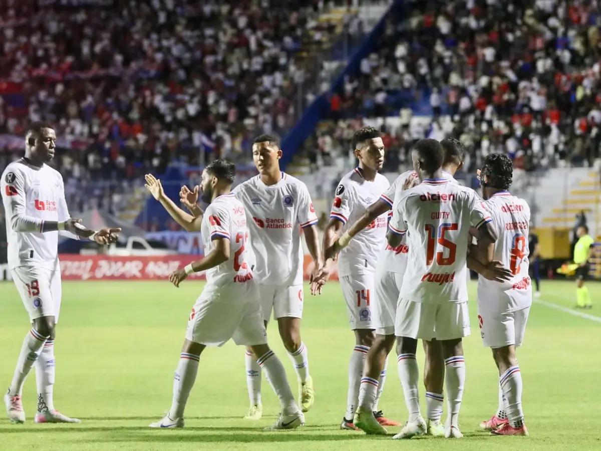Gesto de Edwin con Chirinos, la pelea del Firpo con ellos y el abrazo de Espinel