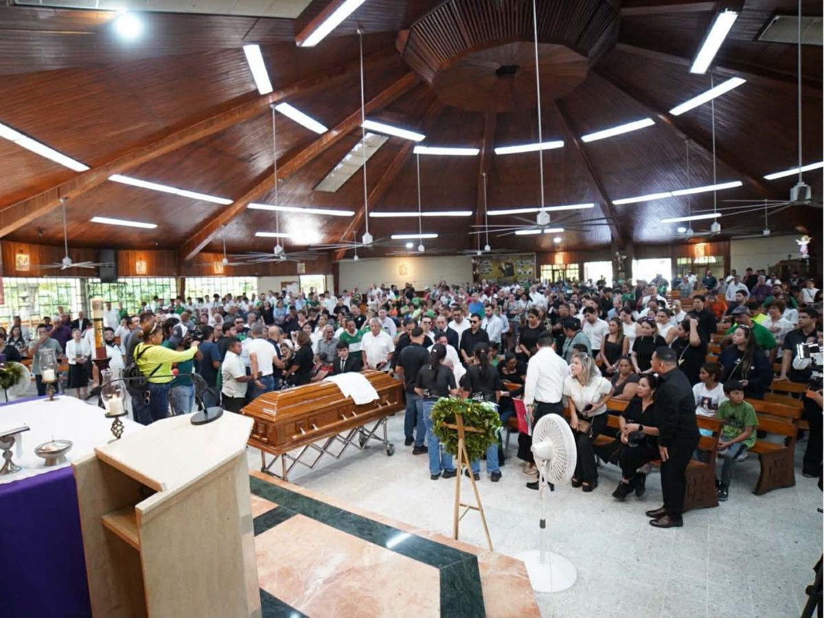 ¡Llanto, dolor y lágrimas! Así fue la triste misa de cuerpo presente de Orinson Amaya, presidente del Marathón