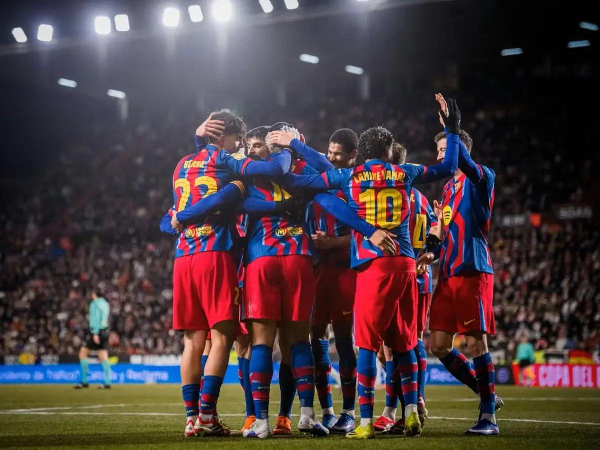 ¡Real Madrid quiere dar el bombazo a Barcelona! Este crack desea robar a Flick y repetir el caso Figo: Gran objetivo