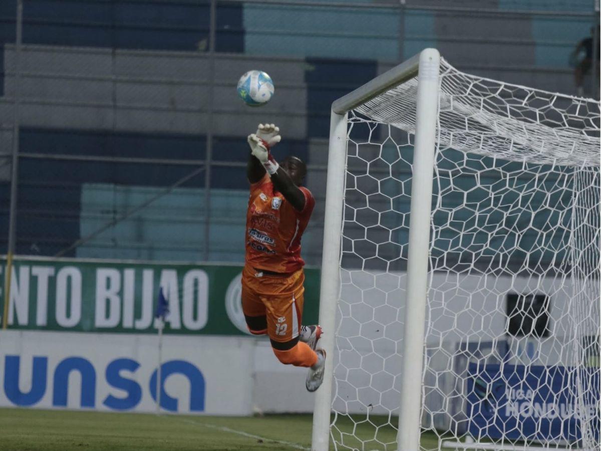 La polémica roja de Armando Castro al Marathón, llanto de futbolista, la mejor atajada del Clausura y tristeza en Marathón