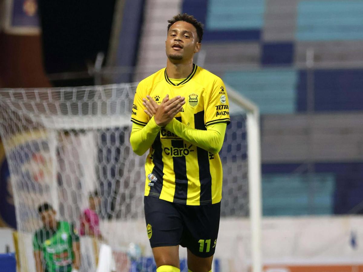 Real España, en un juego de bostezo, triunfa contra Génesis PN con solitario gol del brasileño Gustavo Moura