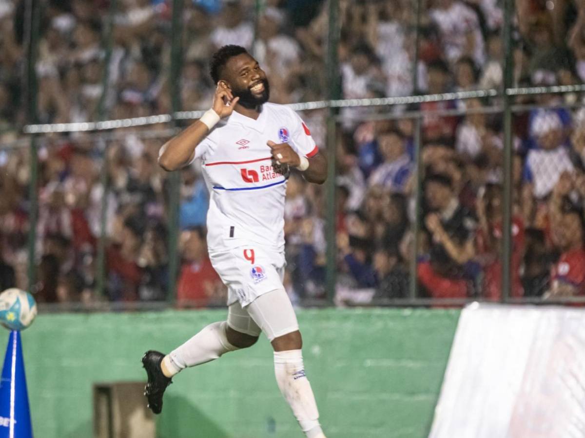 Mujer policía causa furor, promesa de Olimpia sorprende y Benguché responde insulto en el estadio Rubén Deras