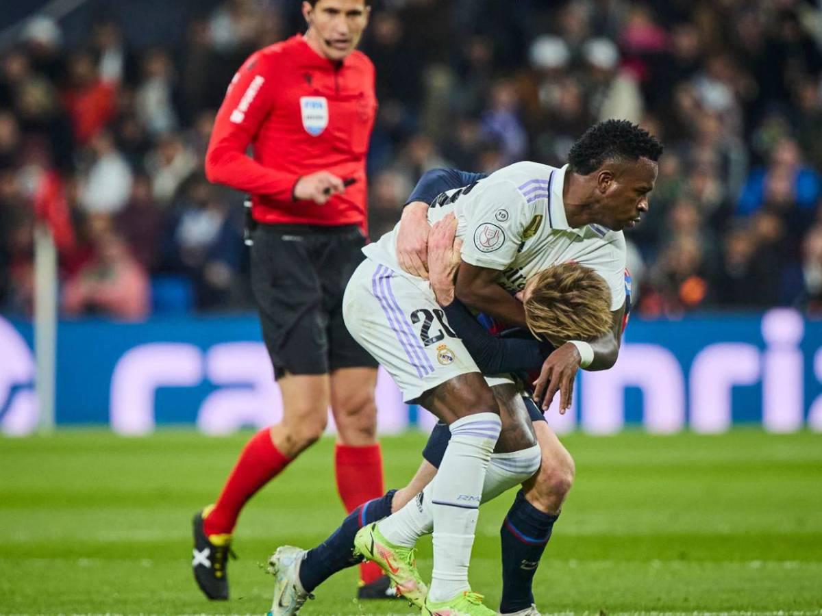 “Si quiere ser como Messi o Cristiano tiene que ser más respetuoso; cambiando gana tres o cuatro Balones de Oro”