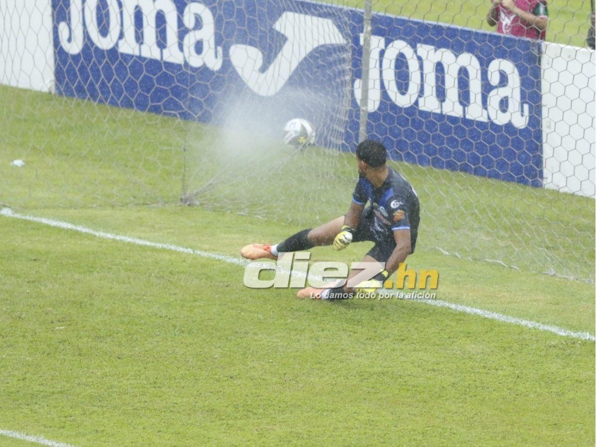 Las guapas que cautivaron en el Marathón-Victoria y la mascota del verde al descubierto: ¡polémica en el Olímpico!