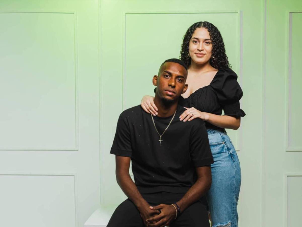 Mundialista con Honduras se casó con bella periodista: ¿en qué equipo de Liga Nacional juega?