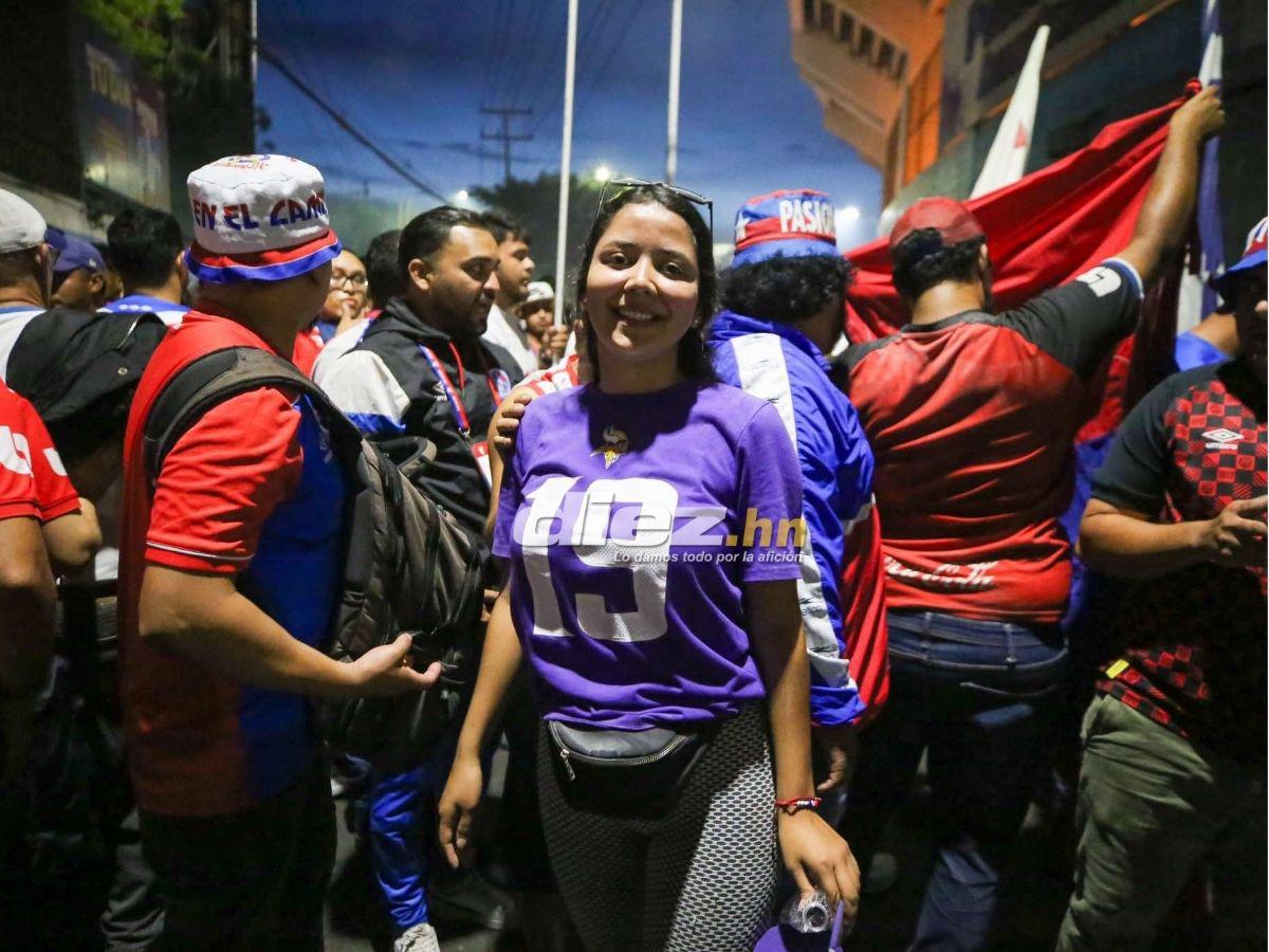 Descomunal show de la Ultra Fiel: así es el infierno que le preparó la afición de Olimpia al Antigua por Copa Centroamericana