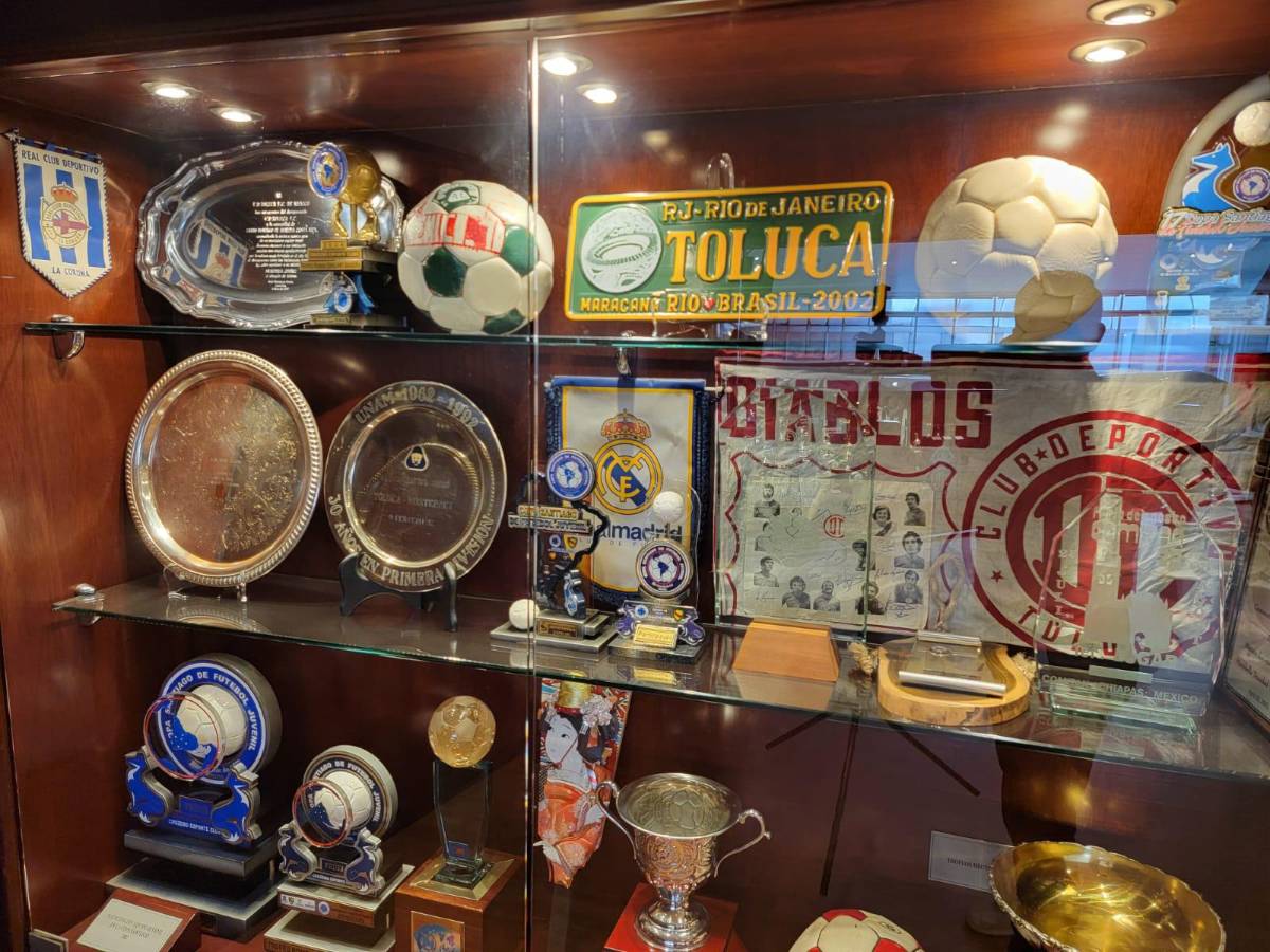 Olimpia y Carlos Pavón relucen en las vitrinas: así es el histórico y hermoso museo del Toluca en el Nemesio Diez