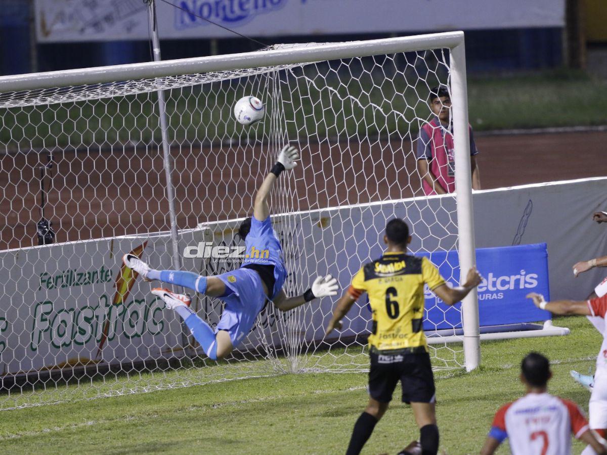 No se vio en TV: La bronca de Carlos Small, tristeza en Real España, locura de Rony Martínez y las hermosas policías en el Olímpico