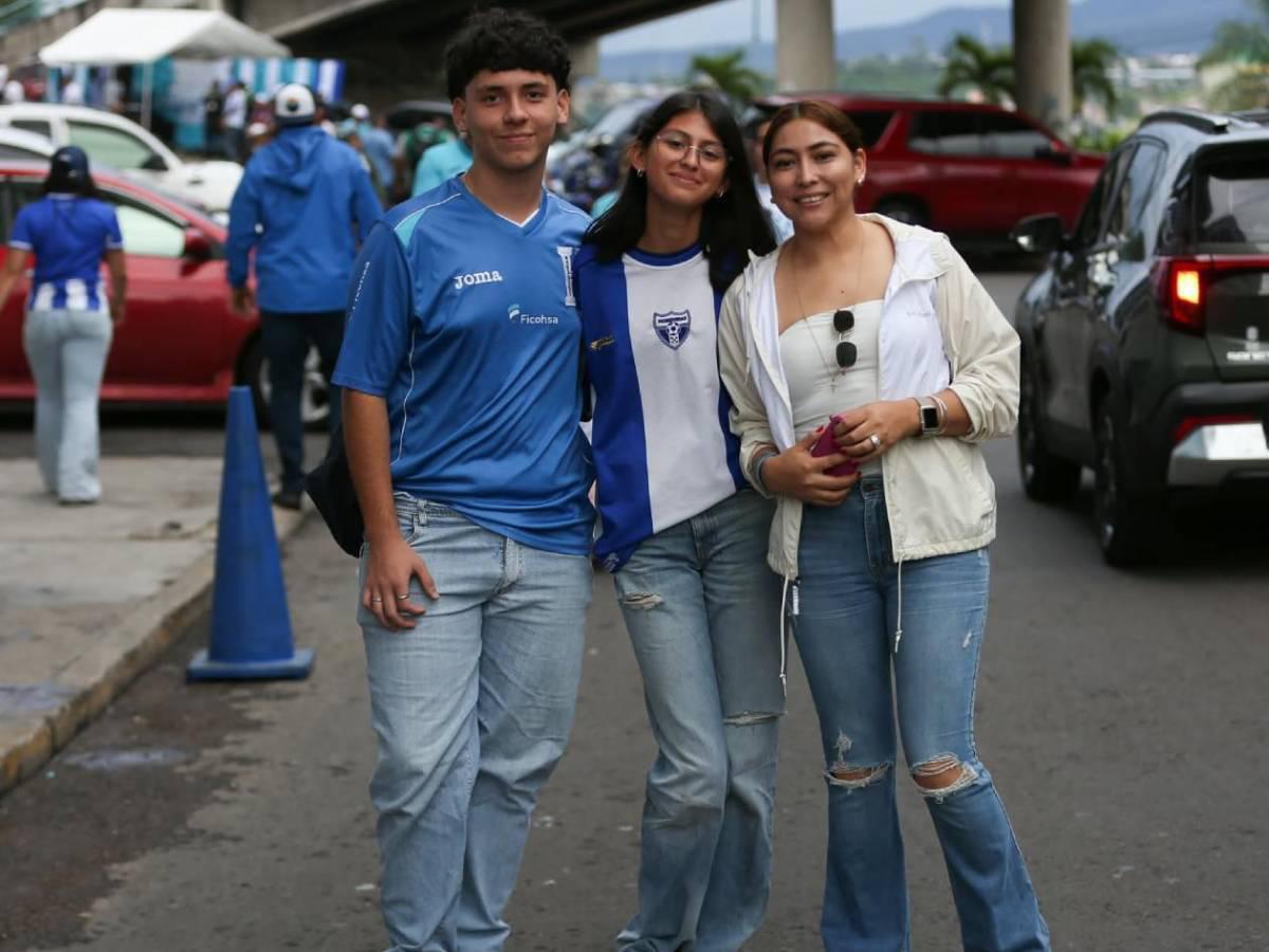 Dos esposas de futbolistas sorprenden, las bellas chicas que adornan el Chelato Uclés y el descartado por Rueda que llegó