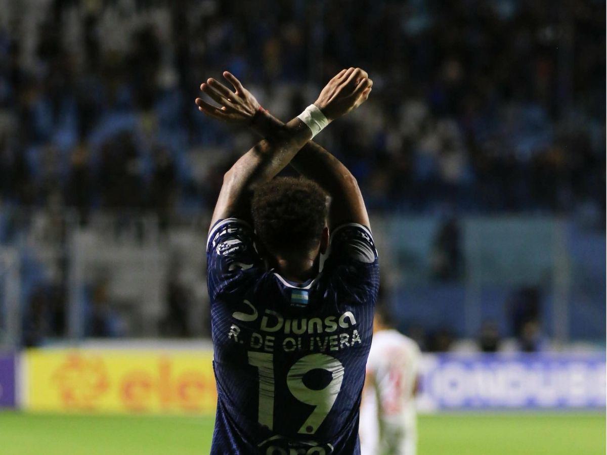 Bronca en Olimpia tras perder el clásico, dardo de Menjívar, la roja que nadie vio y la celebración del Motagua