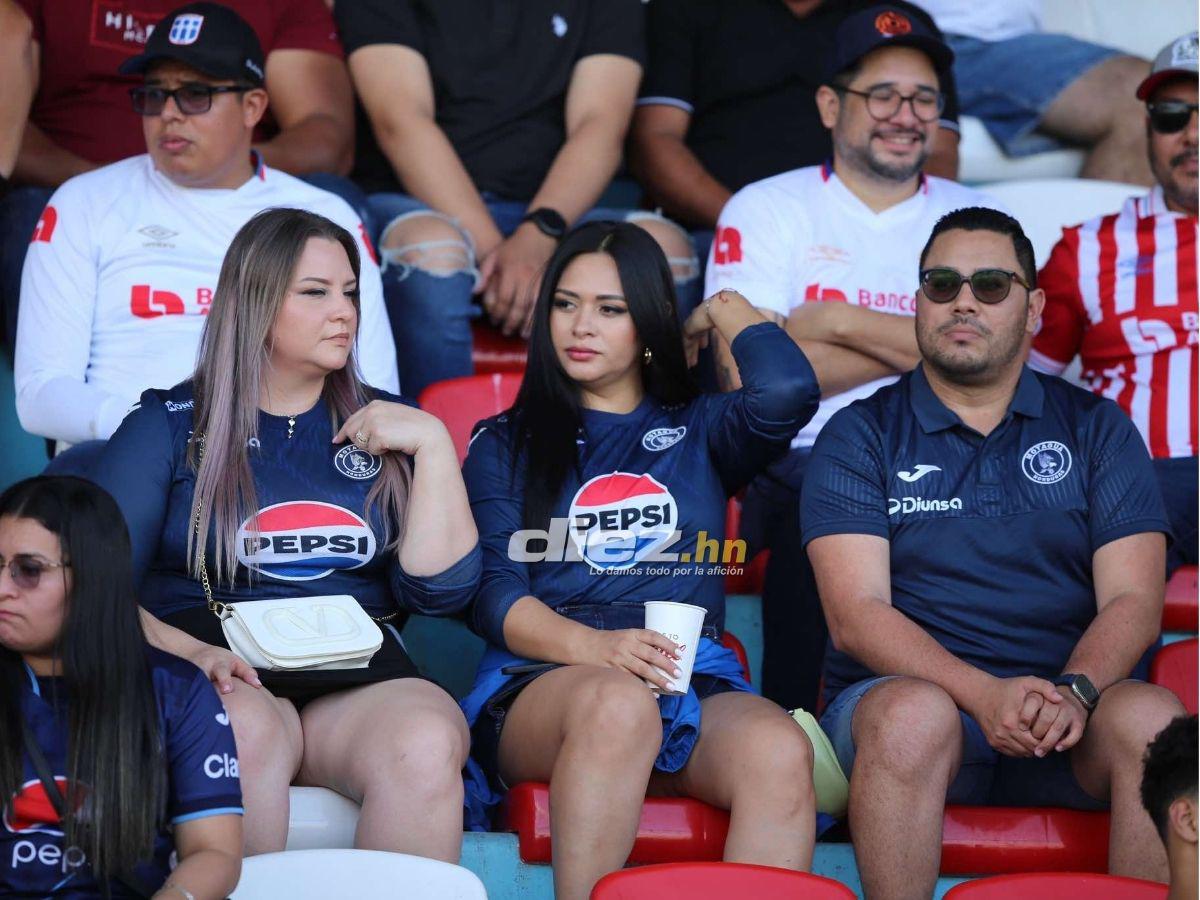 ¿Quién era la chica del Iphone? Las hermosas damas que causaron furor en la previa del derbi Olimpia vs Motagua