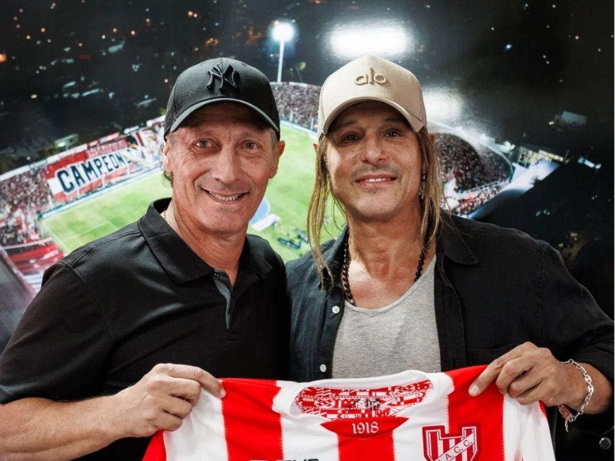 Con la camiseta de Instituto y un invitado de lujo: así fue la presentación de Troglio en su regreso al fútbol de Argentina