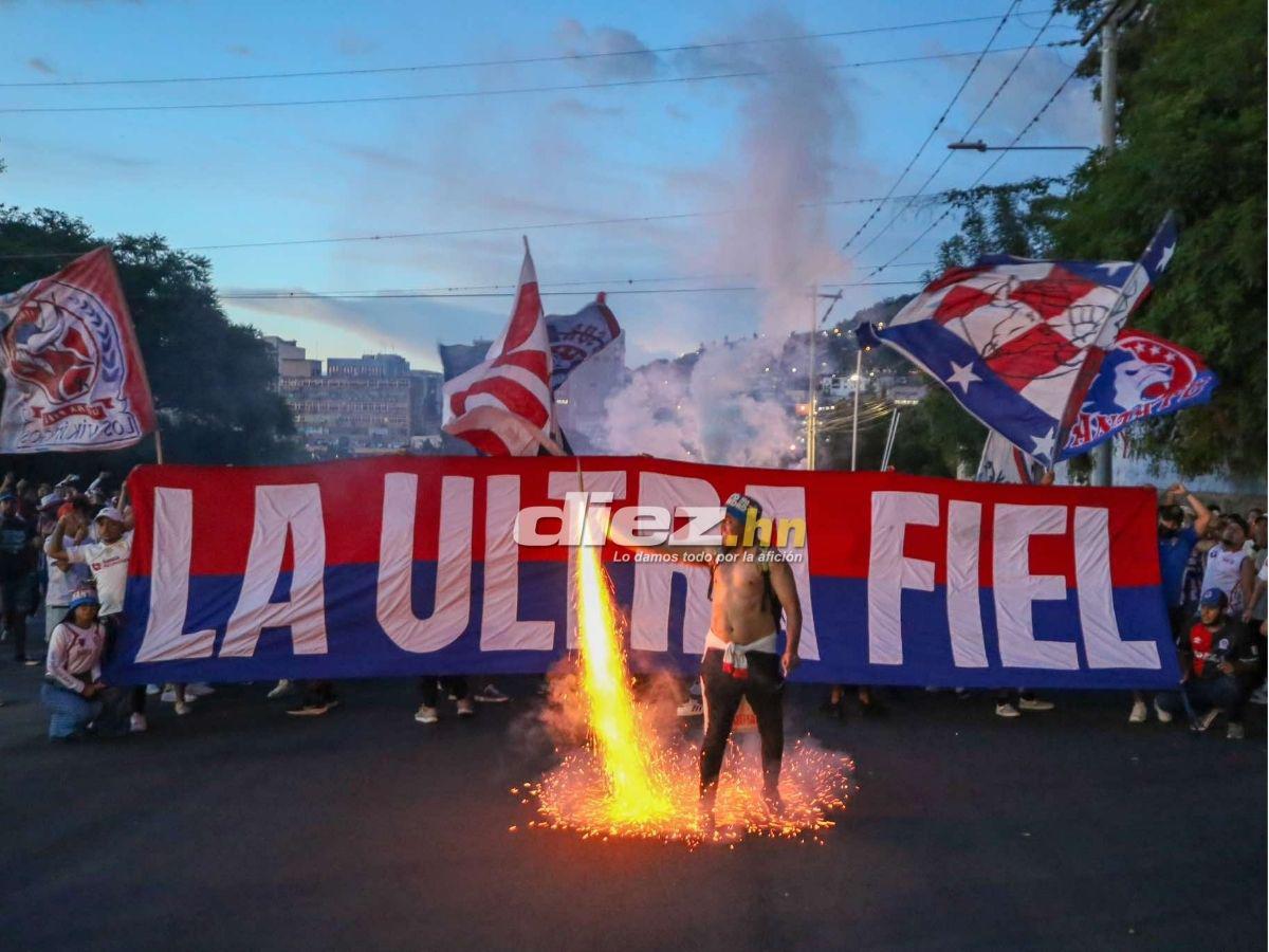 Descomunal show de la Ultra Fiel: así es el infierno que le preparó la afición de Olimpia al Antigua por Copa Centroamericana