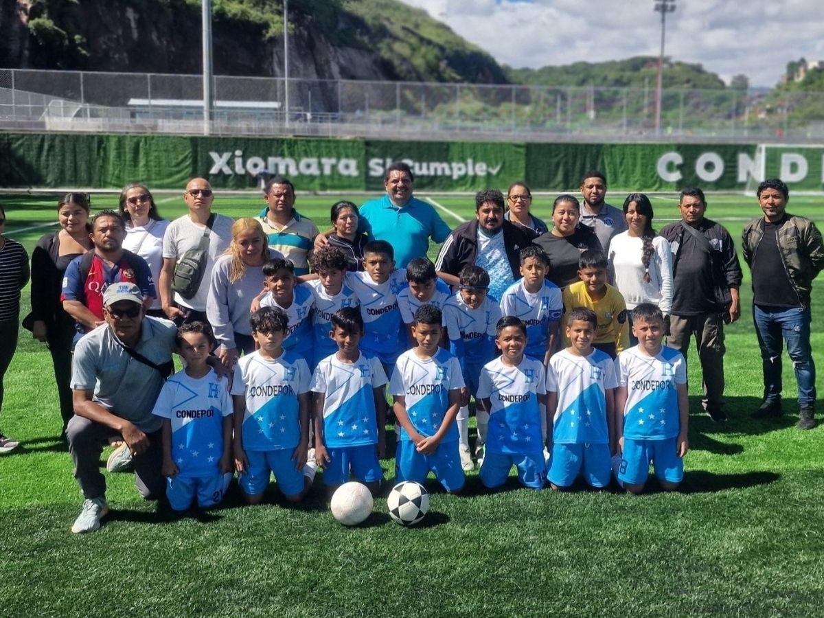 Locura en la colonia San José de la Vega: Fiesta deportiva tras inauguración del complejo de tres canchas sintéticas