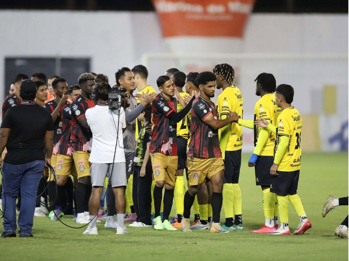 El hincha que casi provoca una tragedia, pancarta pidiendo perdón, preciosa de palco y el karaoke antes de recibir a LAFC