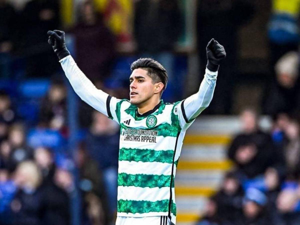 ¡Bichomanía! Luis Palma es sensación en Escocia: Celtic vende souvenirs suyos y los niños lo admiran