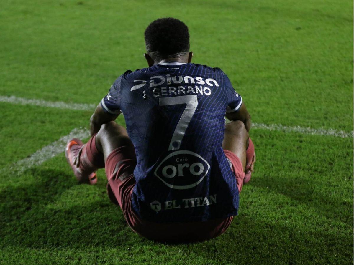 ¡Bochornoso! Las fotos de la tristeza del Motagua tras vergonzosa vapuleada ante Platense y Auzmendi volvió a Honduras