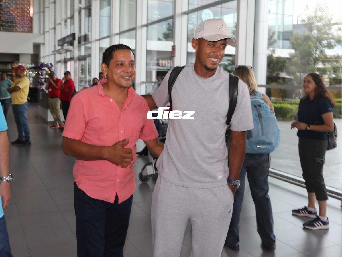 Choco Lozano causa furor en su regreso a Honduras: Así fue la llegada del atacante del Santos para las Eliminatoria Mundialista