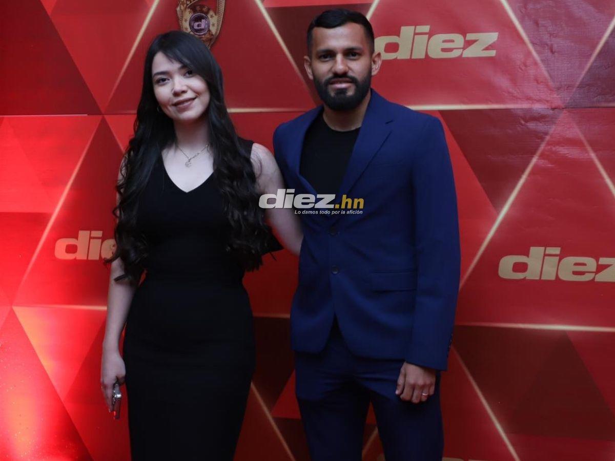 Jorge Álvarez junto a su esposa en la Gala de los Premios DIEZ 2023. Mauricio Ayala | Alex Pérez | Emilio Flores.