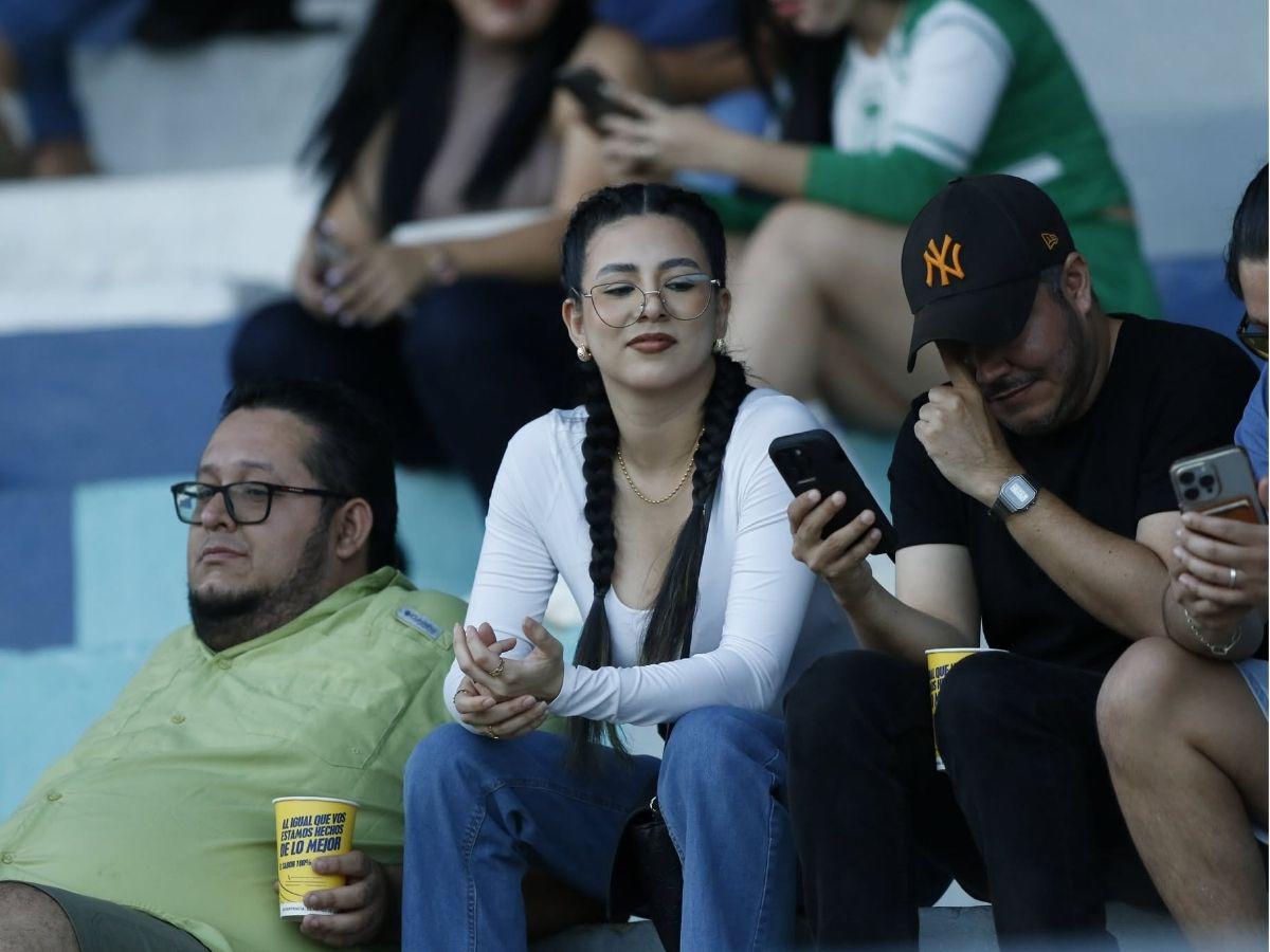 Derroche de bellezas de Olimpia y Real España y jeque causó furor previo al clásico moderno en el Estadio Morazán