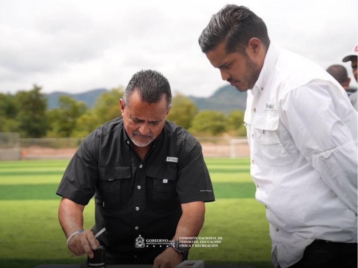 Condepor inaugura moderna cancha sintética en reconocido municipio de Olancho