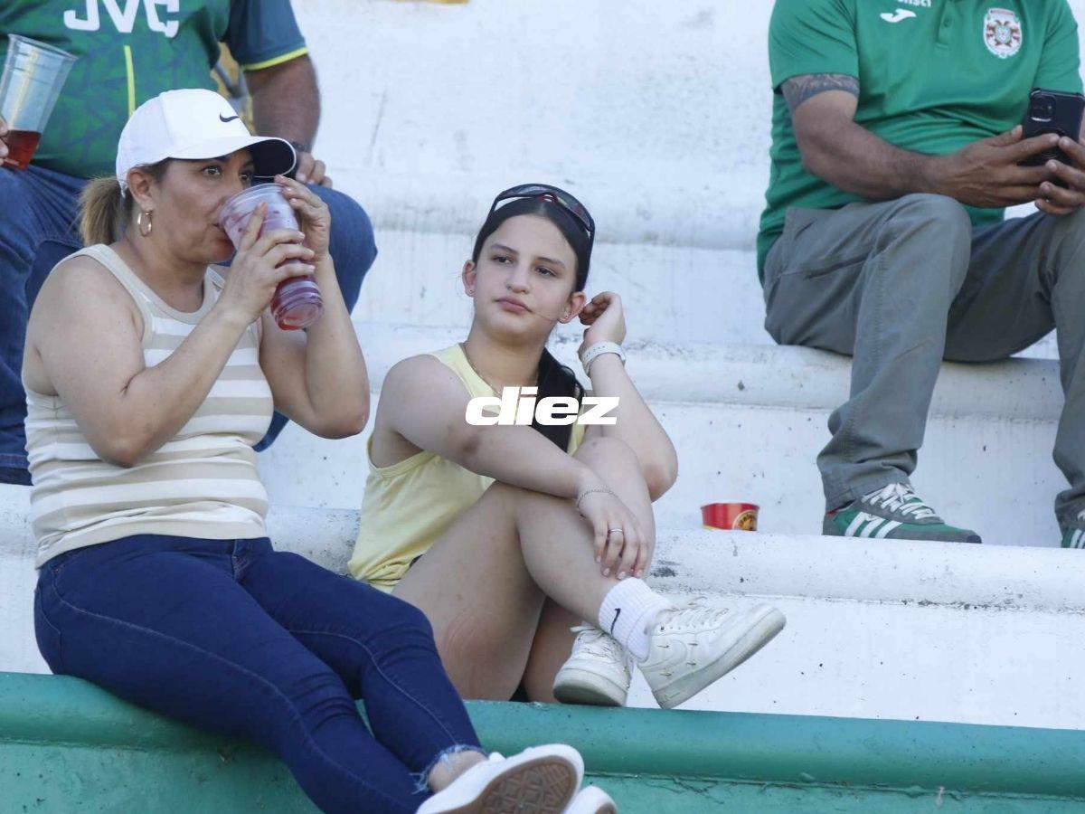 Rabia en Real España, insólita pancarta, derroche de bellezas y desenfreno en Marathón tras barrer a La Máquina en el clásico