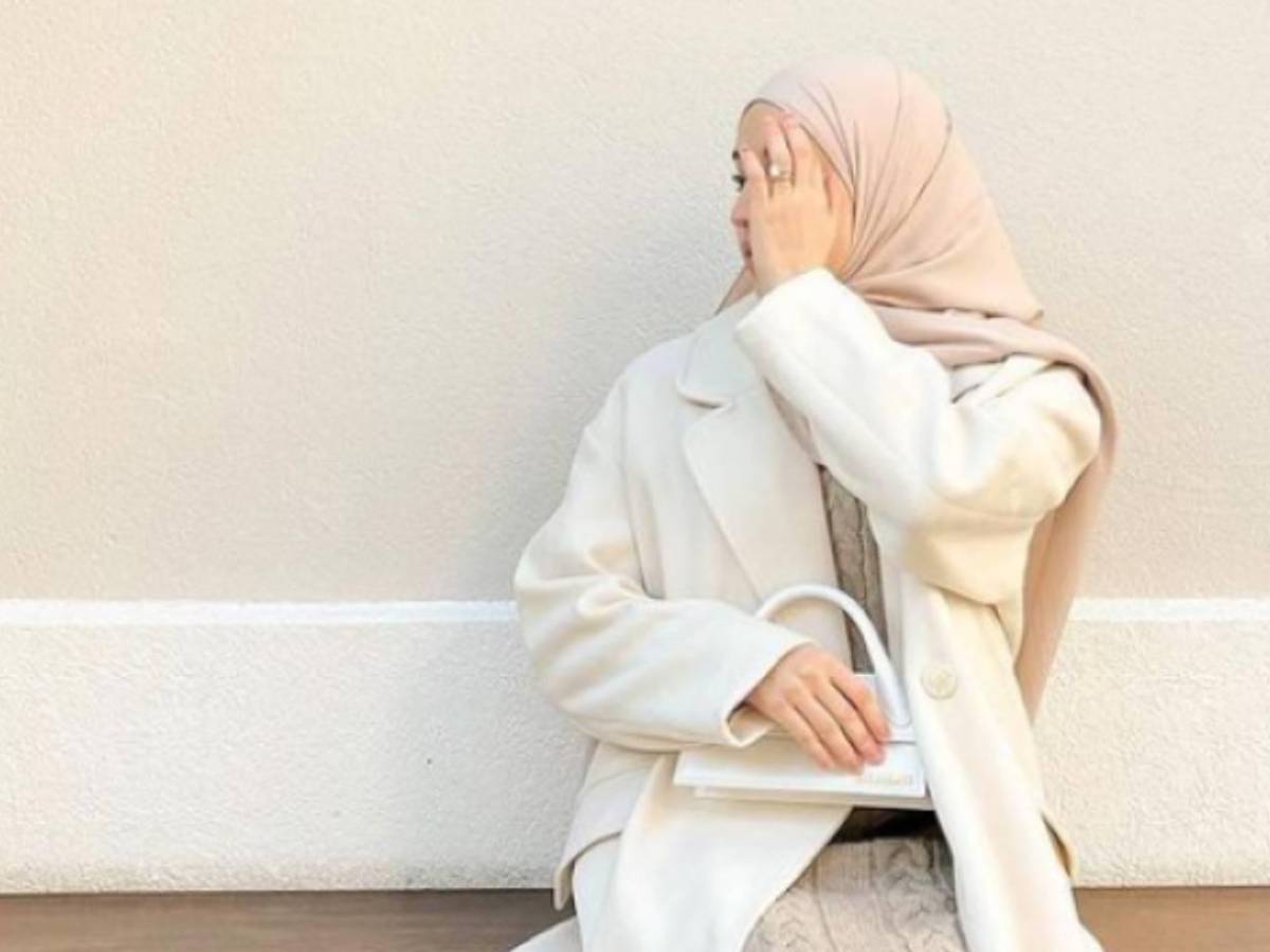 Es favorito a ganar el Balón de Oro, pero tiene a la esposa más rara: este es el motivo por el que arruina sus fotos