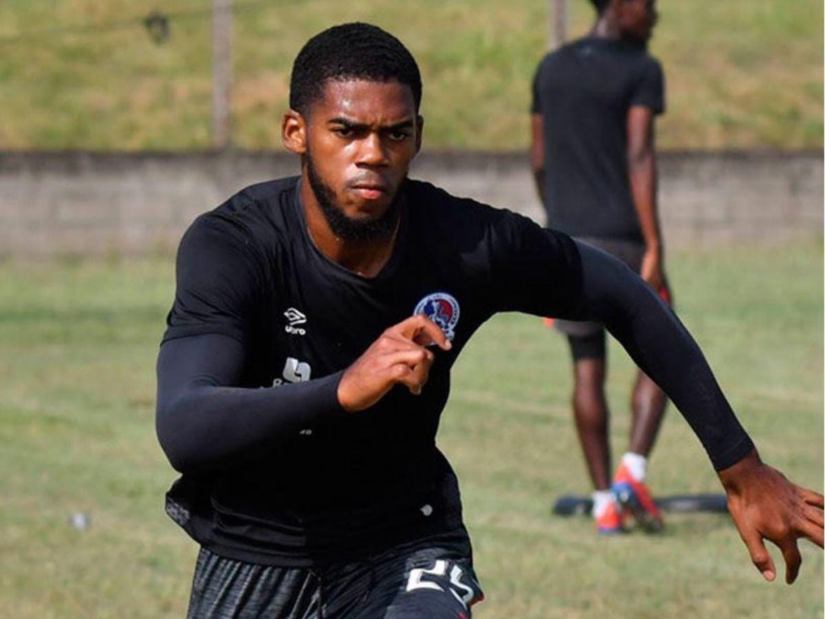 Fichajes: Bajas confirmadas en Real España y Olimpia, Motagua perdería volante y Kervin Arriaga tiene nuevo club