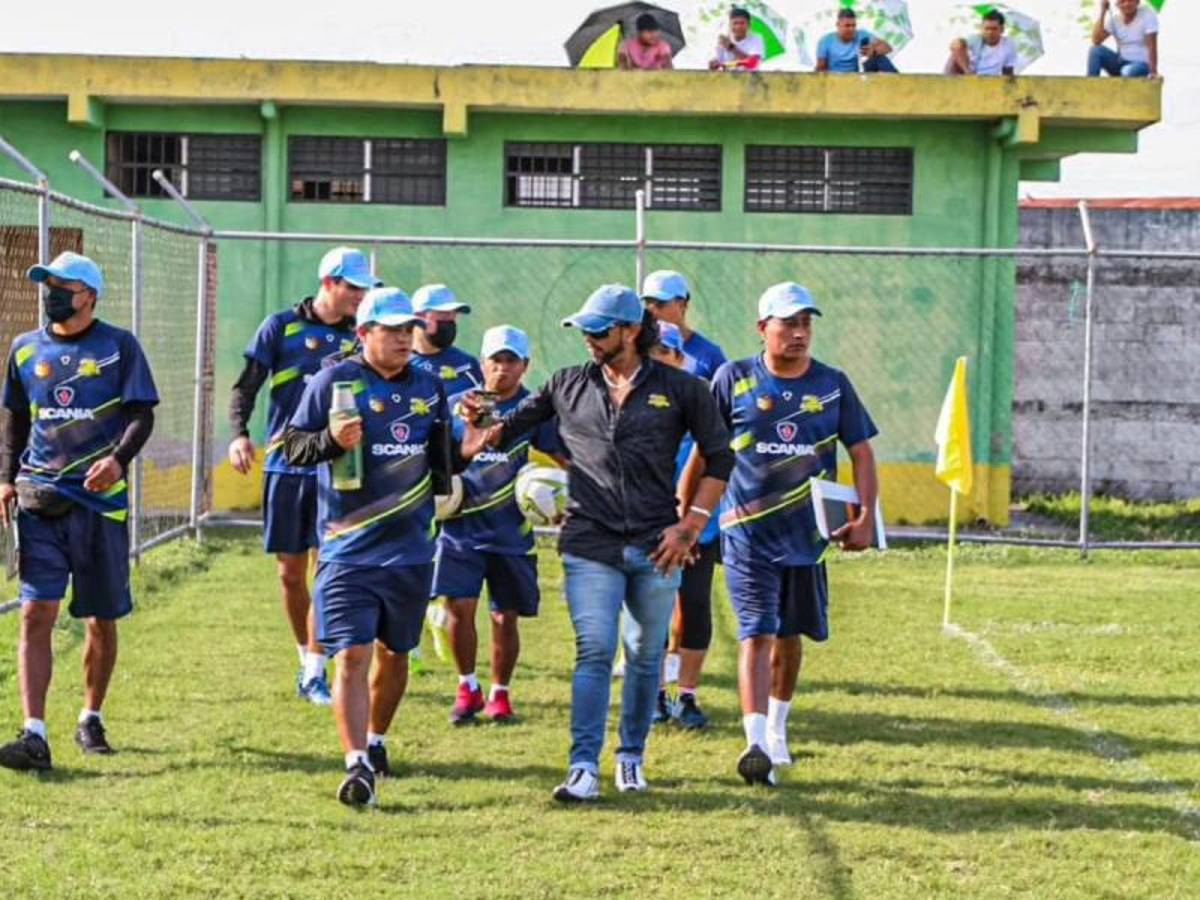 Asesinan a balazos a técnico en Guatemala: Tres hombres vestidos de policías lo sacan del hotel y lo ejecutan